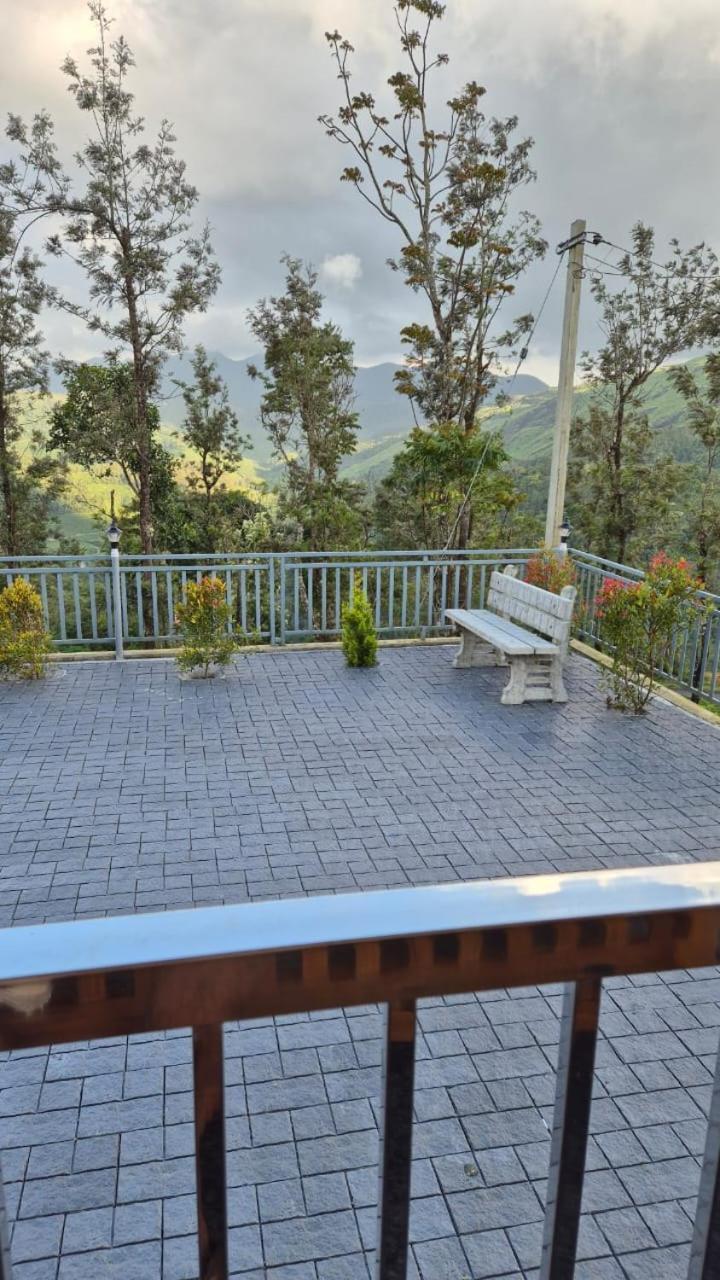 M R Holiday Home วากามอน ภายนอก รูปภาพ
